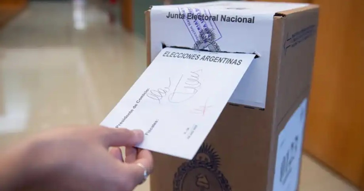 Desafíos democráticos y económicos tras la visita de Javier Milei a París