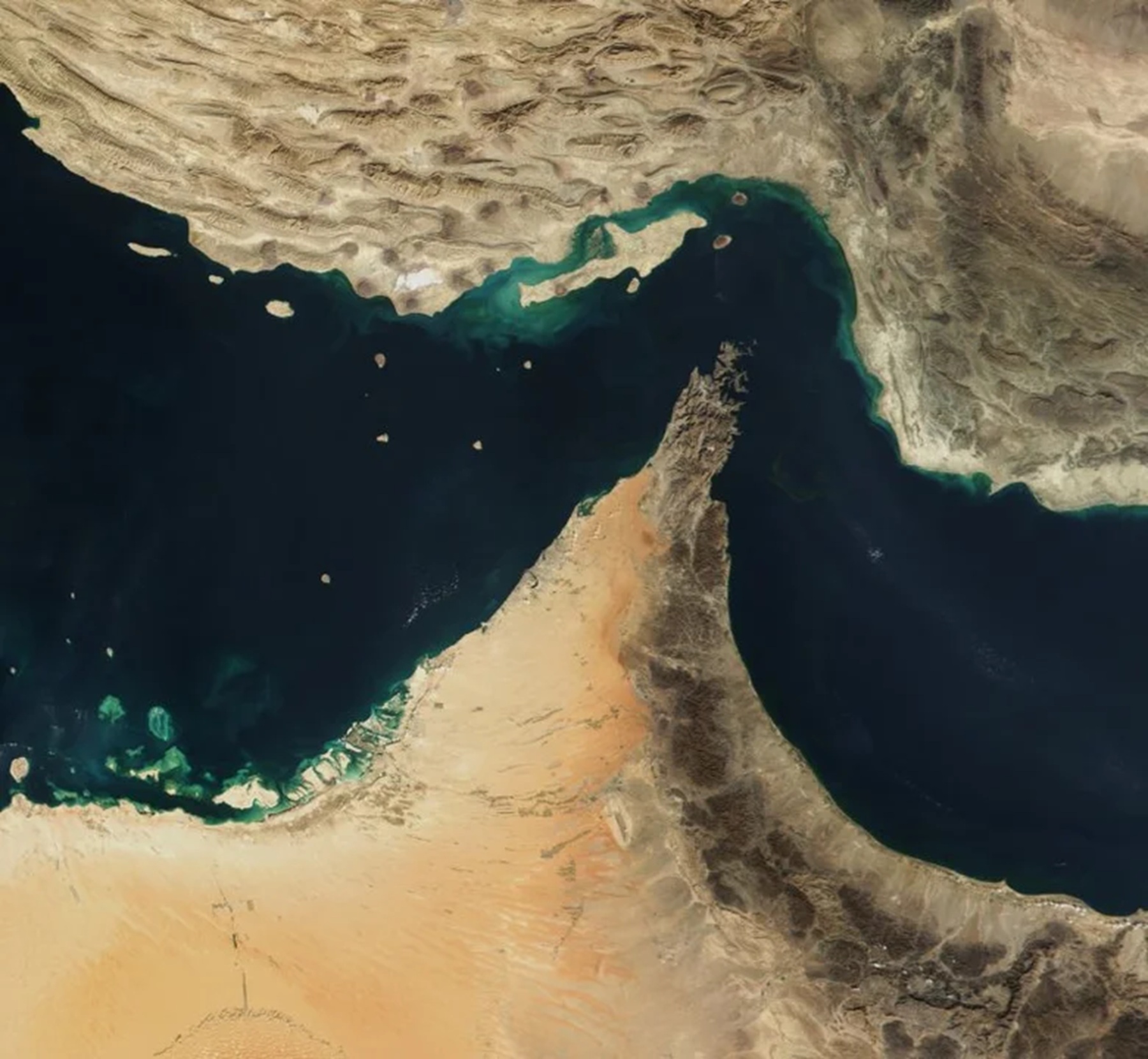 Irán amenaza con atacar buques en el estrecho de Ormuz y crece la ...