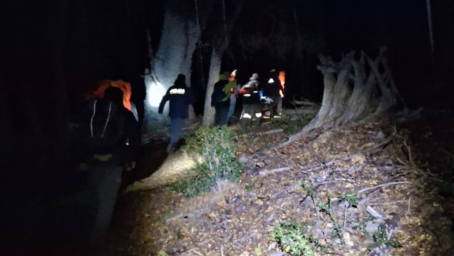 Murió un turista de Brasil en Villa La Angostura: se descompensó mientras caminara por un cerro con su pareja