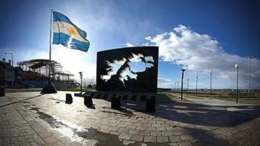 «Las Malvinas son innegociables»: el jefe de la Fuerza Aérea británica ratificó su autoridad en las Islas y reforzó el estado de alerta