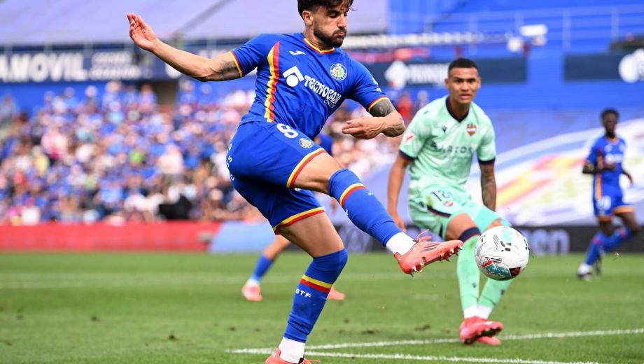 El mediocampista juega en Getafe y nació en Salto. Es el primer pedido de Chacho. (Archivo)