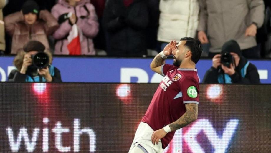 Valentín Castellanos festeja uno de sus goles para el West Ham.