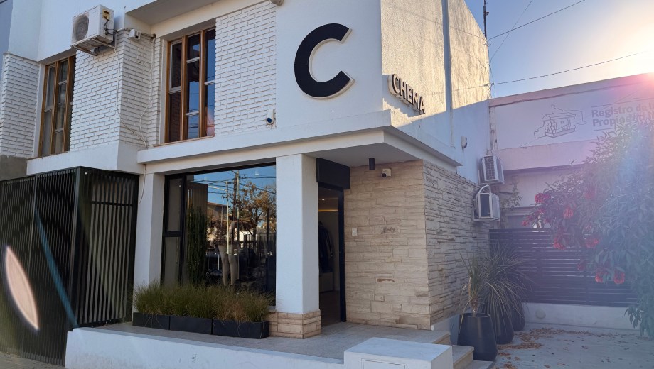 Chema ubicado en Sarmiento 122 Cipolletti. 