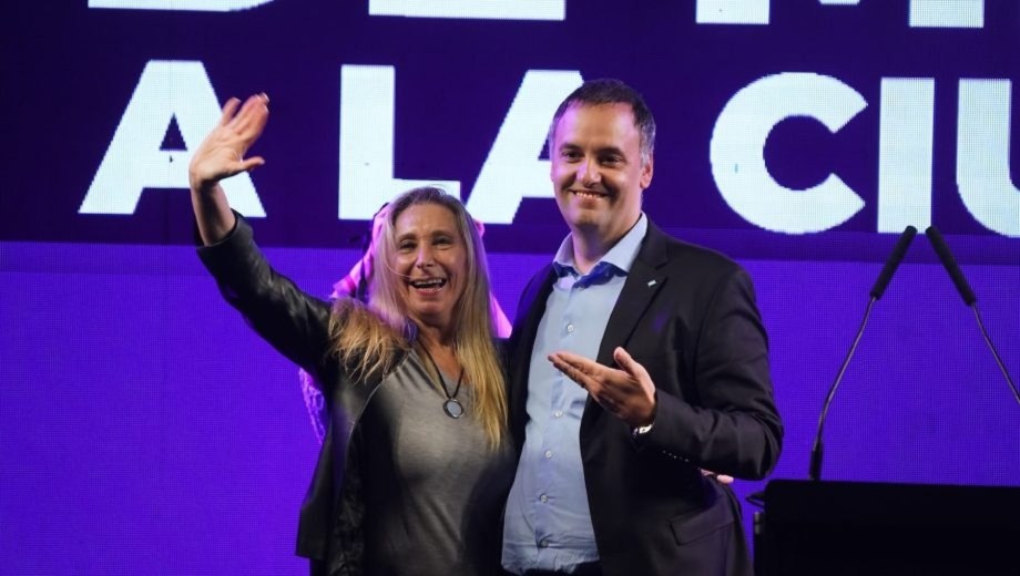 Karina Milei junto a Manuel Adorni. 