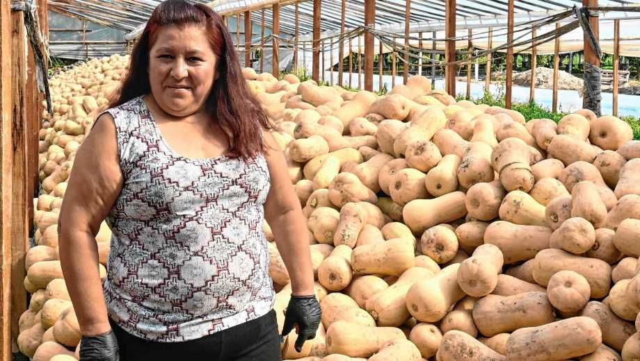 Lourdes Madalleno, productora de verduras y hortalizas en Lamarque, Valle Medio.