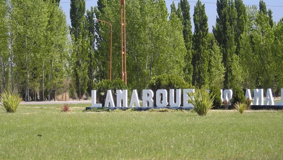 Un ciclista perdió la vida tras ser atropellado por un auto que se dio a la fuga. 