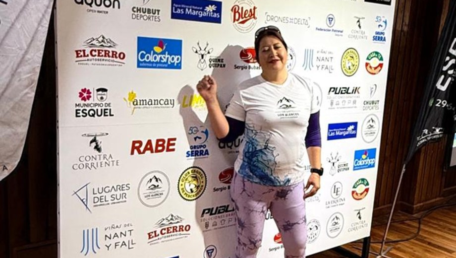 "Patito", perdió la vista, pero encontró su cable a tierra en las aguas frías de Río Negro y Neuquén. (Foto: Gentileza).