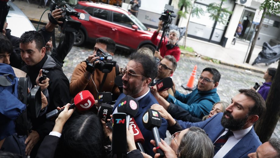 Leopoldo Luque y Francisco Oneto en el segundo día del juicio por la muerte de Diego Armando Maradona. (Foto: Clarín Fotografía)