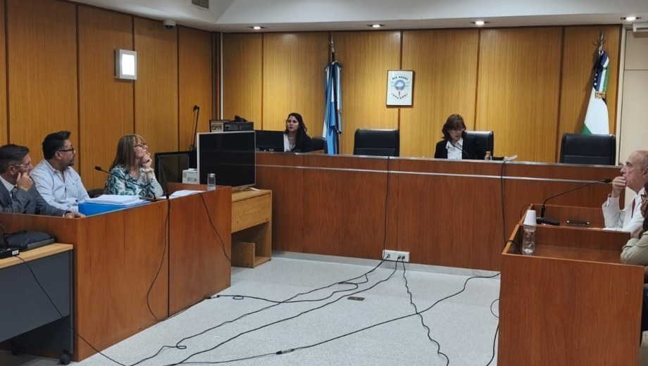 La Justicia de Roca mantiene medidas cautelares en una causa por presunta estafa con viajes al exterior que acumula decenas de denuncias.
