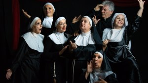 «Santa quiero ser»: seis monjas, un cura… y un musical