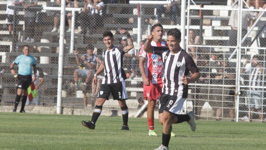 El Albinegro es el único que juega de local y buscará repetir en La Visera. (Archivo Oscar Livera)