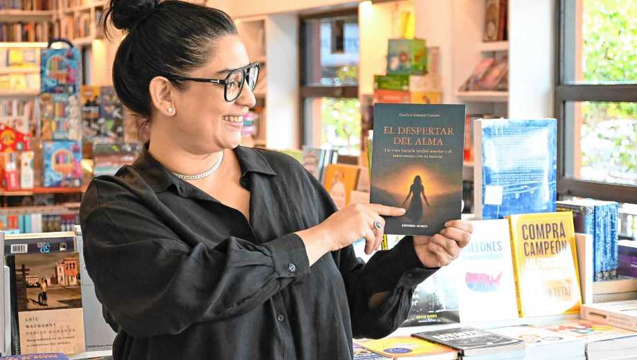 Carolina Gastaldi Castaño se presenta en la Feria Internacional del Libro de Buenos Aires. (Foto: Flor Salto).