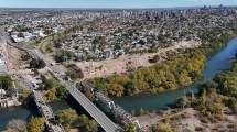 Imagen de Avanzan con el asfalto de la avenida Mosconi en la zona de los puentes Neuquén – Cipolletti