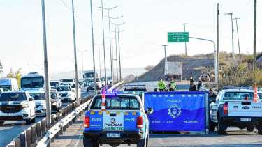 Murió un motociclista en un grave accidente sobre la Ruta 7 en Neuquén: investigan cómo ocurrió