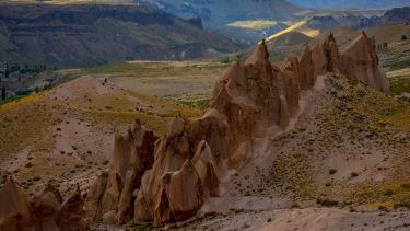 Las piedras guardan historias: un viaje a Los Bolillos, entre leyendas, cautivas y turistas