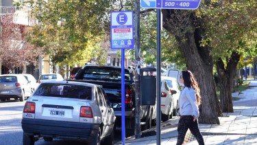 Con la obra de la avenida Mosconi en Neuquén, se extendió la zona de pago del estacionamiento medido