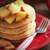 Imagen de Cómo hacer panqueques de manzana sin harina: receta de avena y claras para un desayuno nutritivo