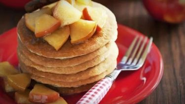 Cómo preparar panqueques de manzana sin harina: nutritivo, fácil y perfecto para toda la familia