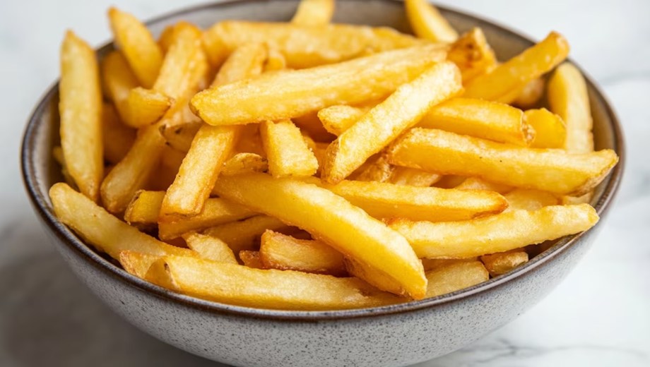 El vinagre actúa sobre la estructura de la papa.