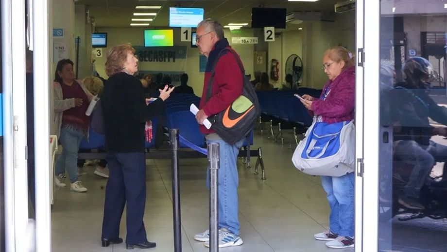 Pensiones No Contributivas: el Gobierno auditará a los beneficiarios y limitará los aumentos por el nuevo requisito de invalidez.-