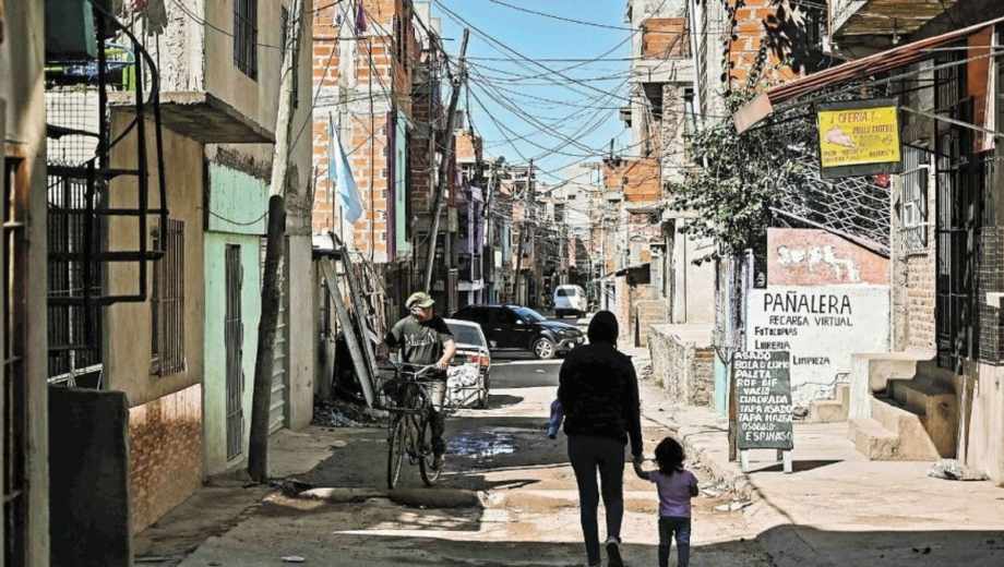 Bajó la pobreza infantil. 