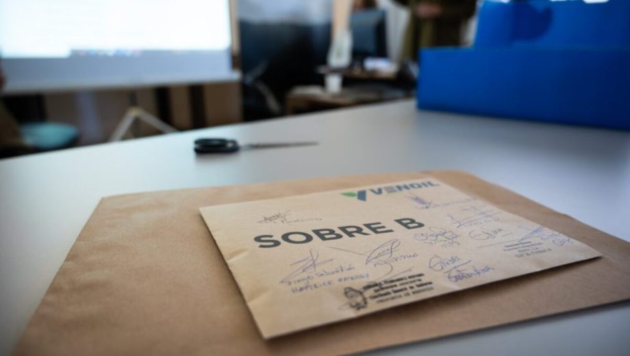 La abertura de sobres se realizó en la sede del Ministerio de Energía y Ambiente de Mendoza. Foto gentileza.