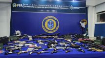 Imagen de Un megaoperativo desarticuló una red que vendía armas en el mercado ilegal: Neuquén está entre las provincias allanadas
