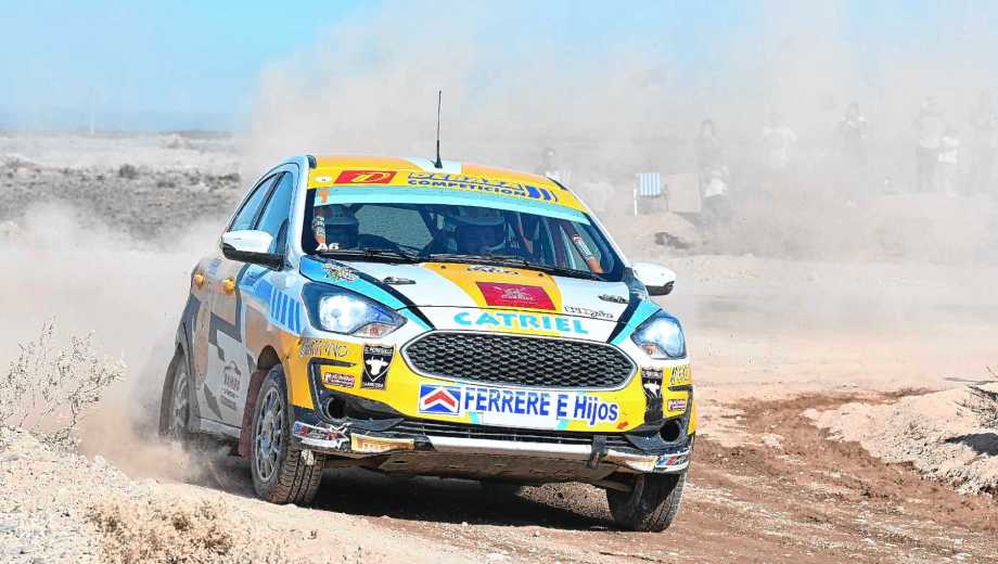 Mauro Debasa fue de menos a más y marca el ritmo en la primera etapa del rally de Roca.