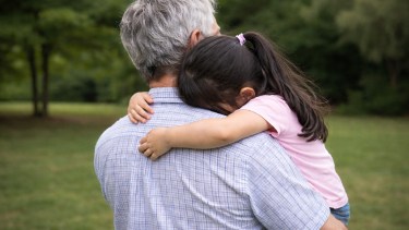 Cuotas alimentarias: cuál es la obligación de los abuelos cuando los progenitores no pagan
