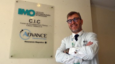 De paciente a referente nacional: el oncólogo que enfrentó dos veces el cáncer y transformó la medicina en la Patagonia