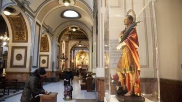 Velas de San Expedito: significados y rituales para peticiones urgentes