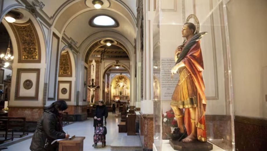 Velas para San Expedito: el significado de los colores y cómo encenderlas para causas urgentes.-