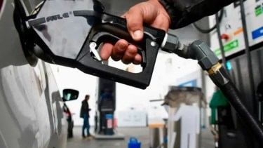 El petróleo se dispara más de 50% por la guerra y los países aplican medidas para frenar el impacto