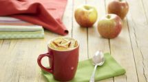 Imagen de Cómo hacer un bizcocho de manzana en taza: saludable, rápido y libre de gluten