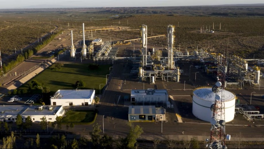 La ampliación en Bahía Blanca permitirá incrementar en un 50% la capacidad de procesamiento de líquidos del gas proveniente de Vaca Muerta. 