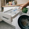 Imagen de Vinagre blanco en el lavarropas: por qué recomiendan usarlo en lugar del suavizante