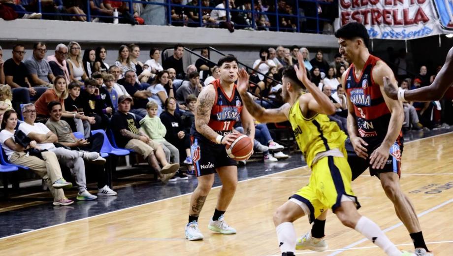 Luciano Cáceres fue el goleador de Viedma con 27 puntos en el primer juego de la serie.