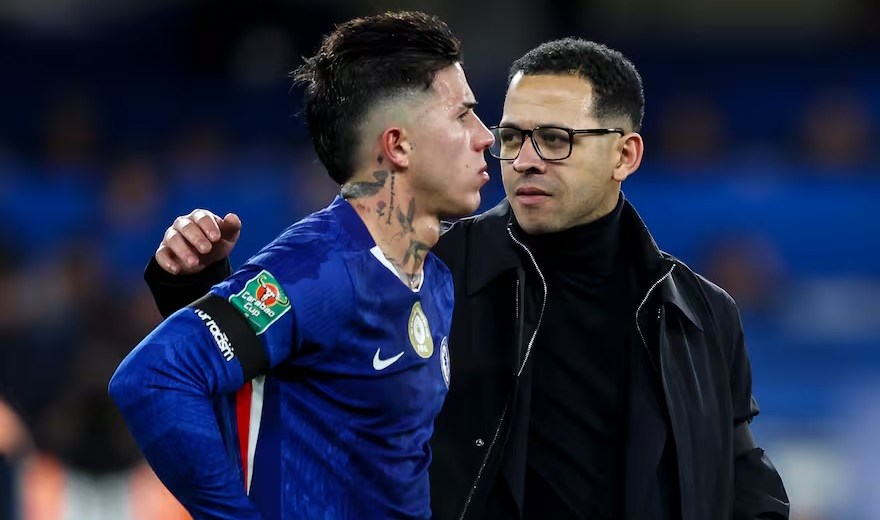 Enzo fue sancionado por Rosenior y se perderá los próximos dos partidos.