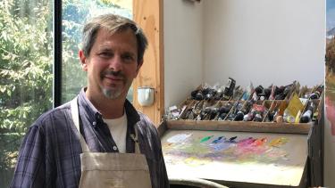 De un estudio contable exitoso en Buenos Aires al reencuentro con pinceles en San Martín de los Andes