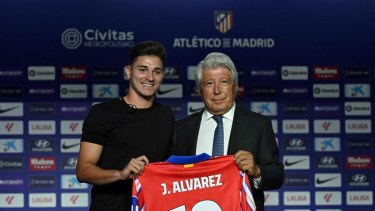 Enrique Cerezo blindó a Julián Álvarez con una llamativa frase: “Yo soy Dios y hasta que…”