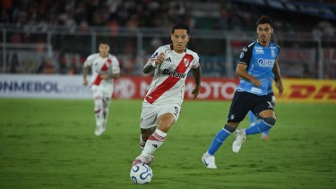 Con uno menos, River empató con Blooming en Bolivia en su debut por la Copa Sudamericana
