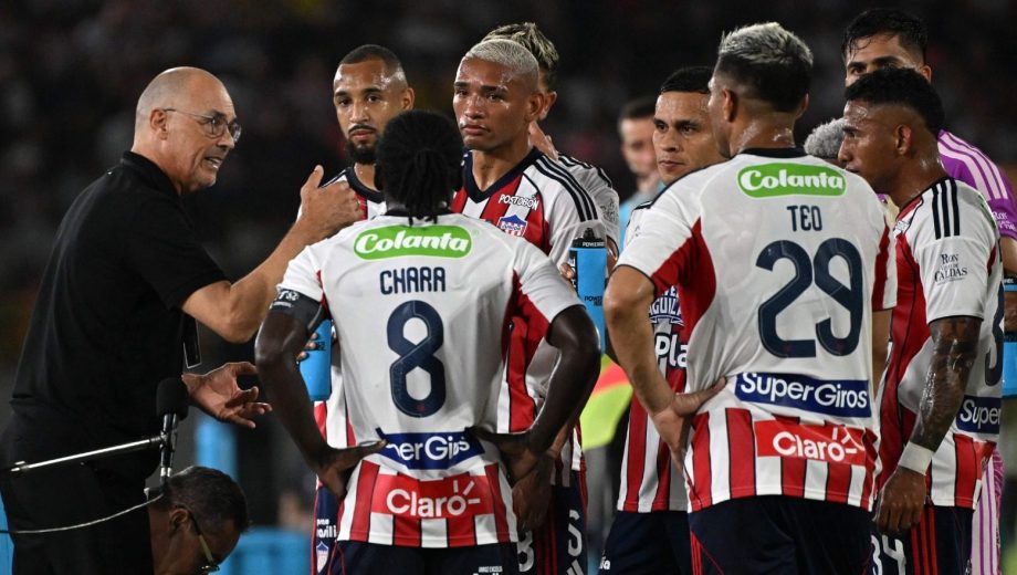 Conmebol incorporó la pausa de hidratación obligatoria. (Foto: AFP)