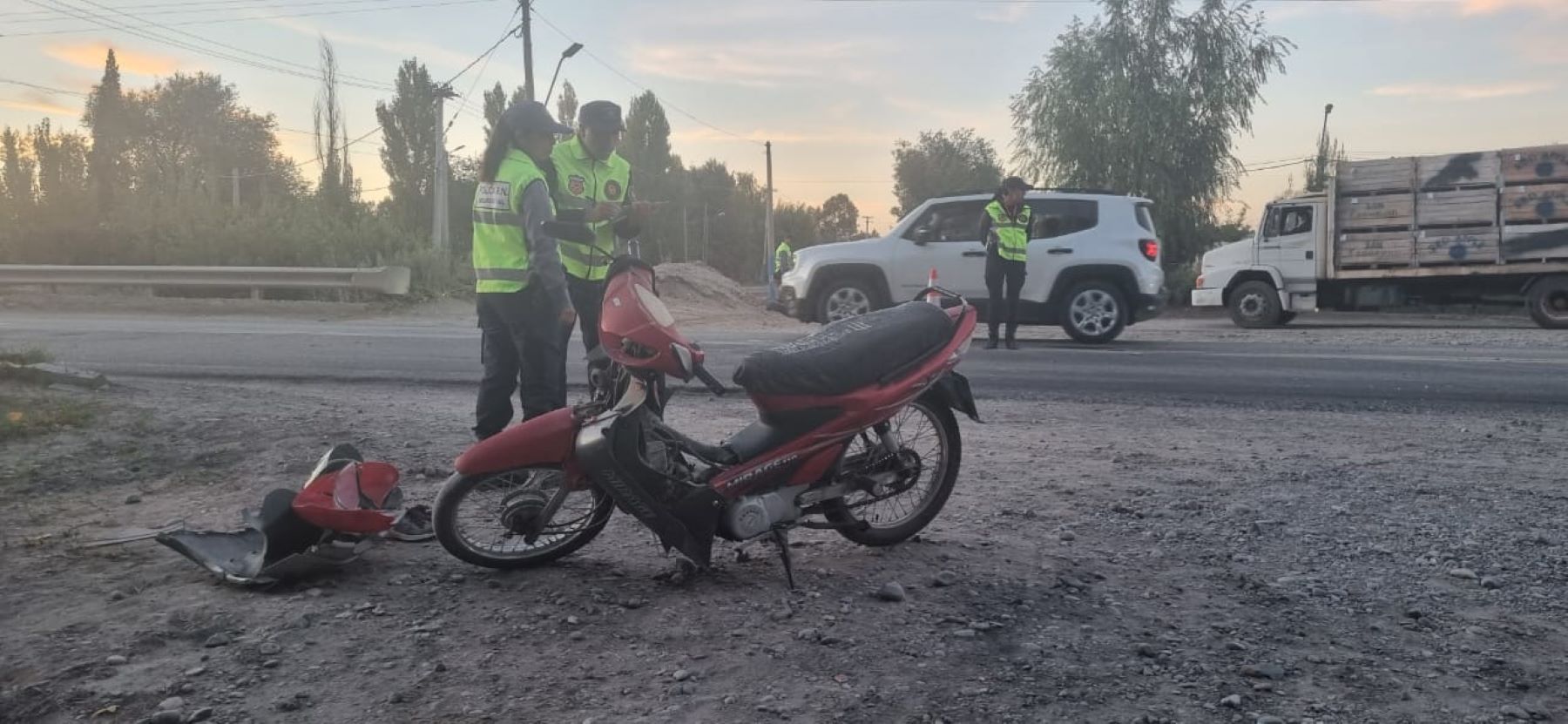 Fuerte choque en un peligroso cruce de la Ruta 22 en Roca este lunes ...