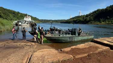 Video | Operativo por contrabando terminó a los tiros en Puerto Iguazú: una agente de Prefectura resultó herida