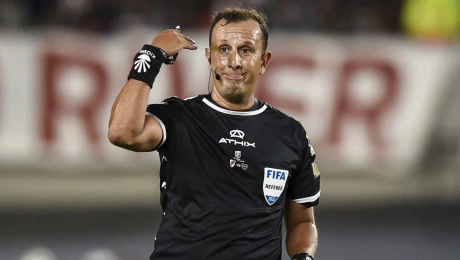 Darío Herrera impartirá justicia en un Superclásico por séptima vez en su carrera. 