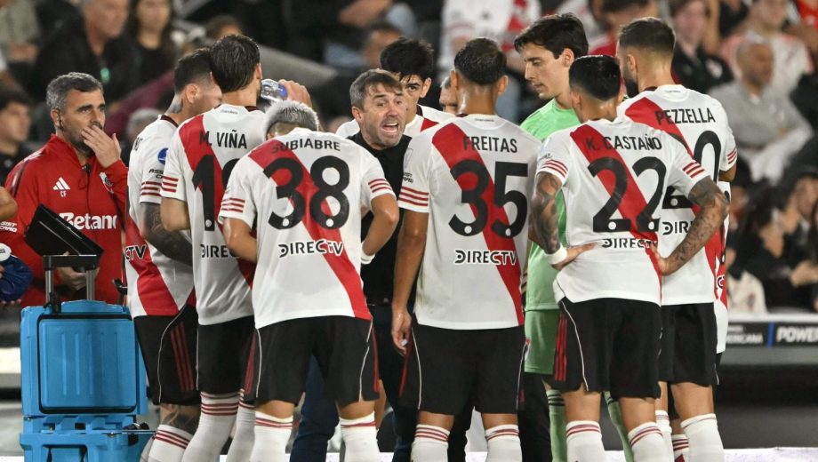 El Chacho Coudet deberá definir el reemplazante de Fausto Vera. (Foto: AFP)