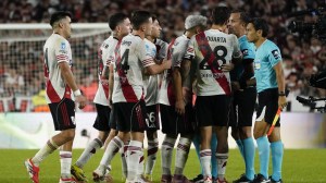 La polémica del final en el Superclásico: ¿era penal de Blanco a Martínez Quarta?