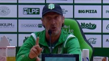 Imagen de Pedro Troglio, sin filtro tras el empate de Banfield: «Me van a tener que bancar la cara»