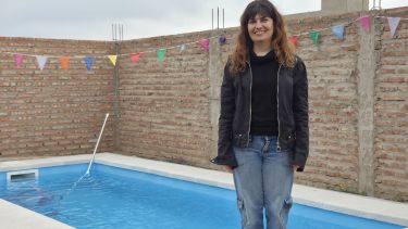 La pileta del sorteo de Diario RÍO NEGRO ya es una realidad: así fue la instalación en Centenario