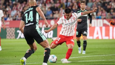 A pura gambeta: mirá la jugada de Diablito Echeverri que terminó en gol para Girona